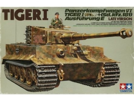 35146 Танк TIGER I Ausf.E (поздняя версия) c наборными траками и командиром