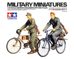 35240 Немецкие солдаты с велосипедами, две фигуры