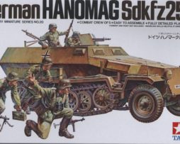 35020 Нем. БТР Hanomag Sd.Kfz. 251/1 (с 5 фигурами)