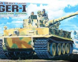 13239 Танк Pz.Kpfw.VI Tiger I ранний с интерьером