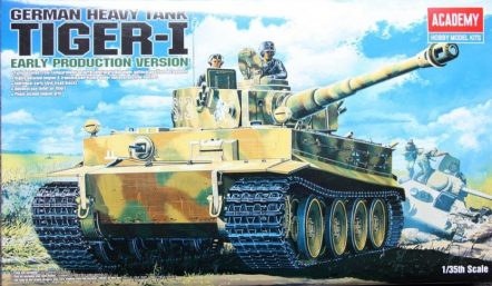 13239 Танк Pz.Kpfw.VI Tiger I ранний с интерьером