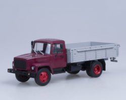 100312 ГАЗ-3307 (двигатель ЗМЗ-513) Выставочный, дерев. борт