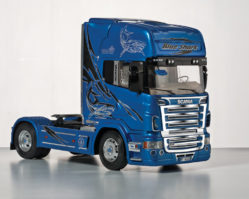 3873 Автомобиль СКАНИЯ R620 "СИНЯЯ АКУЛА" (1:24)