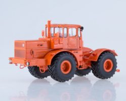 101692 K-701 Кировец