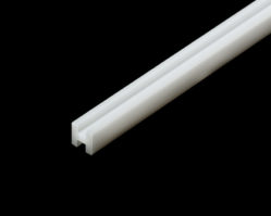 70201 Пластиковый 3мм профиль Н-образной формы (длина 400мм, 5шт)