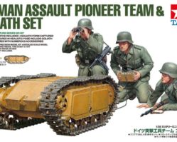 35357 Немецкая передовая команда с гусеничной машиной Голиаф, три фигуры
