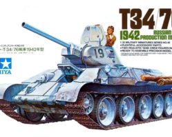 35049 Советский танк Т-34/76 обр.1942 года. с фигурой танкиста