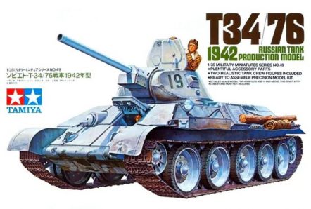 35049 Советский танк Т-34/76 обр.1942 года. с фигурой танкиста